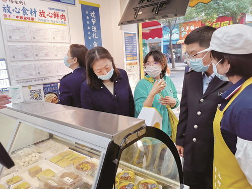 武昌區(qū)紀委參與網(wǎng)紅街餐飲安全評估，推動餐飲管理透明化